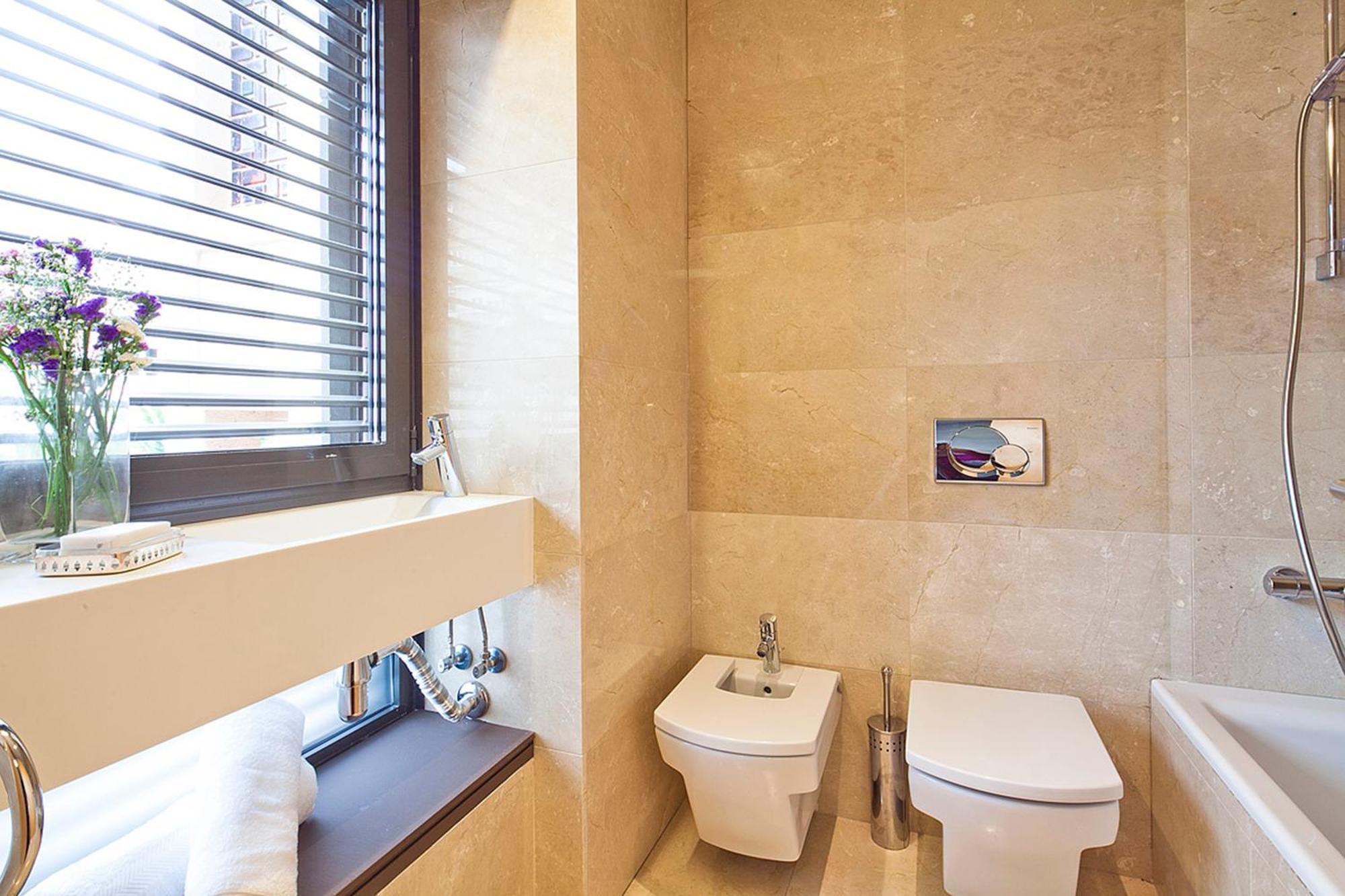 My Space Emirates - Splendid Apartment With Terrace And Pool Near Park Gueell 바르셀로나 외부 사진
