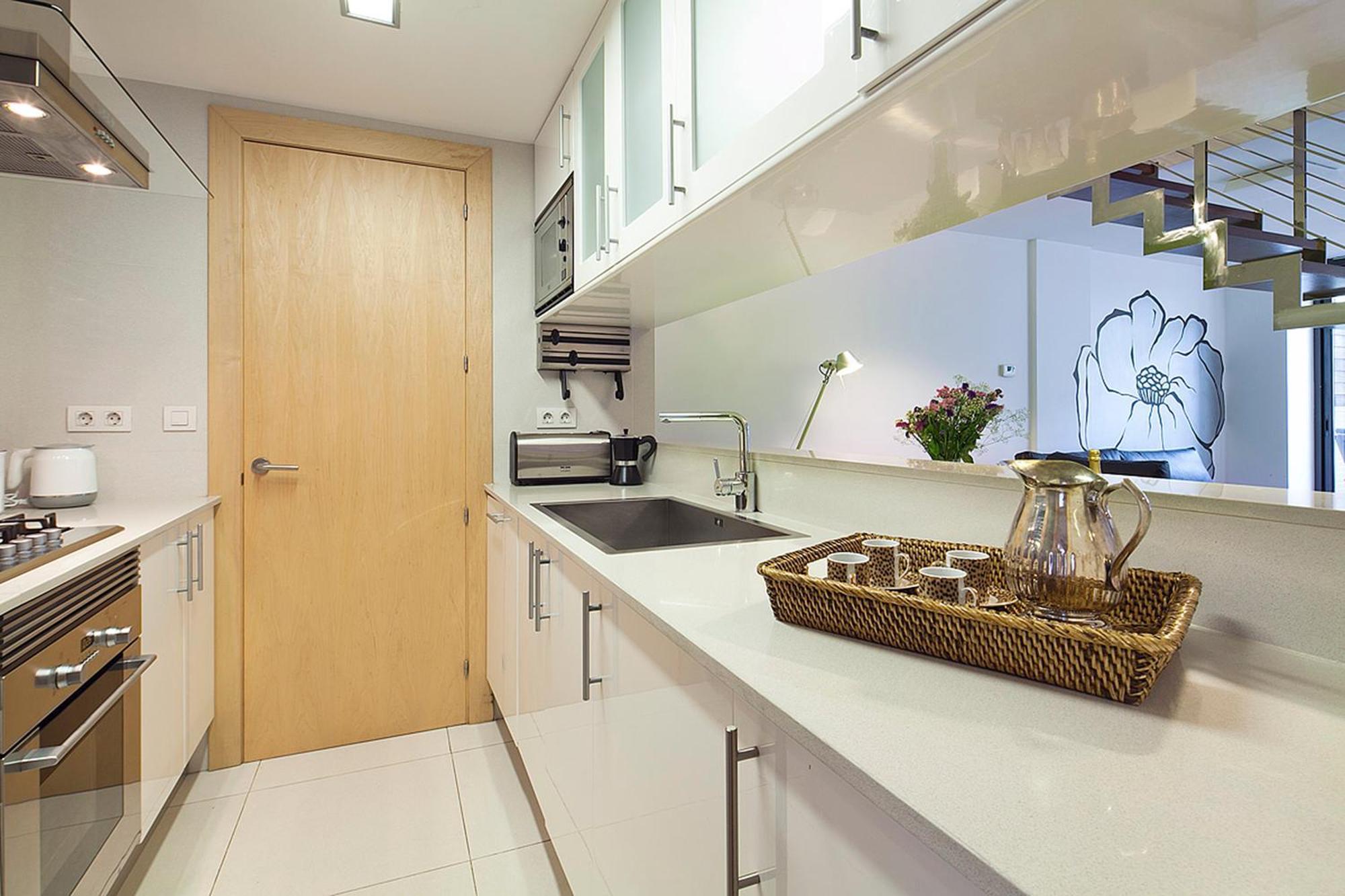 My Space Emirates - Splendid Apartment With Terrace And Pool Near Park Gueell 바르셀로나 외부 사진