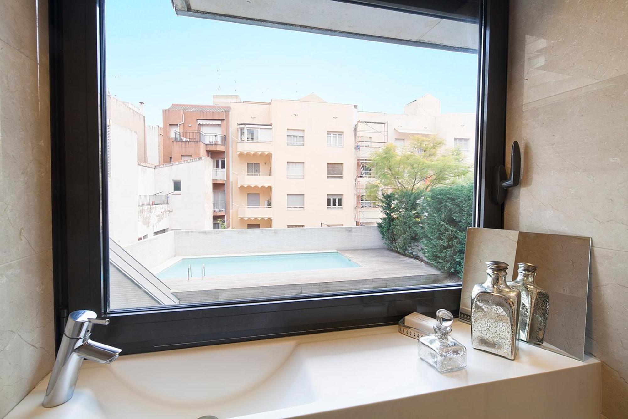 My Space Emirates - Splendid Apartment With Terrace And Pool Near Park Gueell 바르셀로나 외부 사진