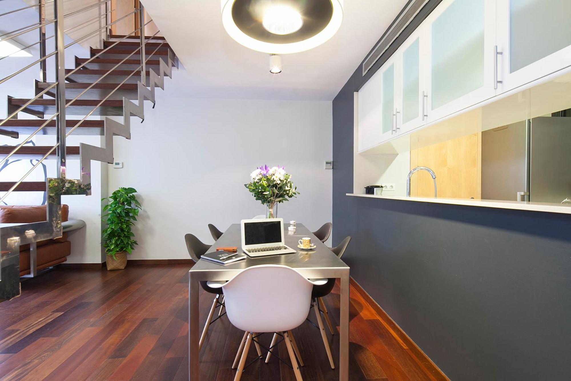 My Space Emirates - Splendid Apartment With Terrace And Pool Near Park Gueell 바르셀로나 객실 사진