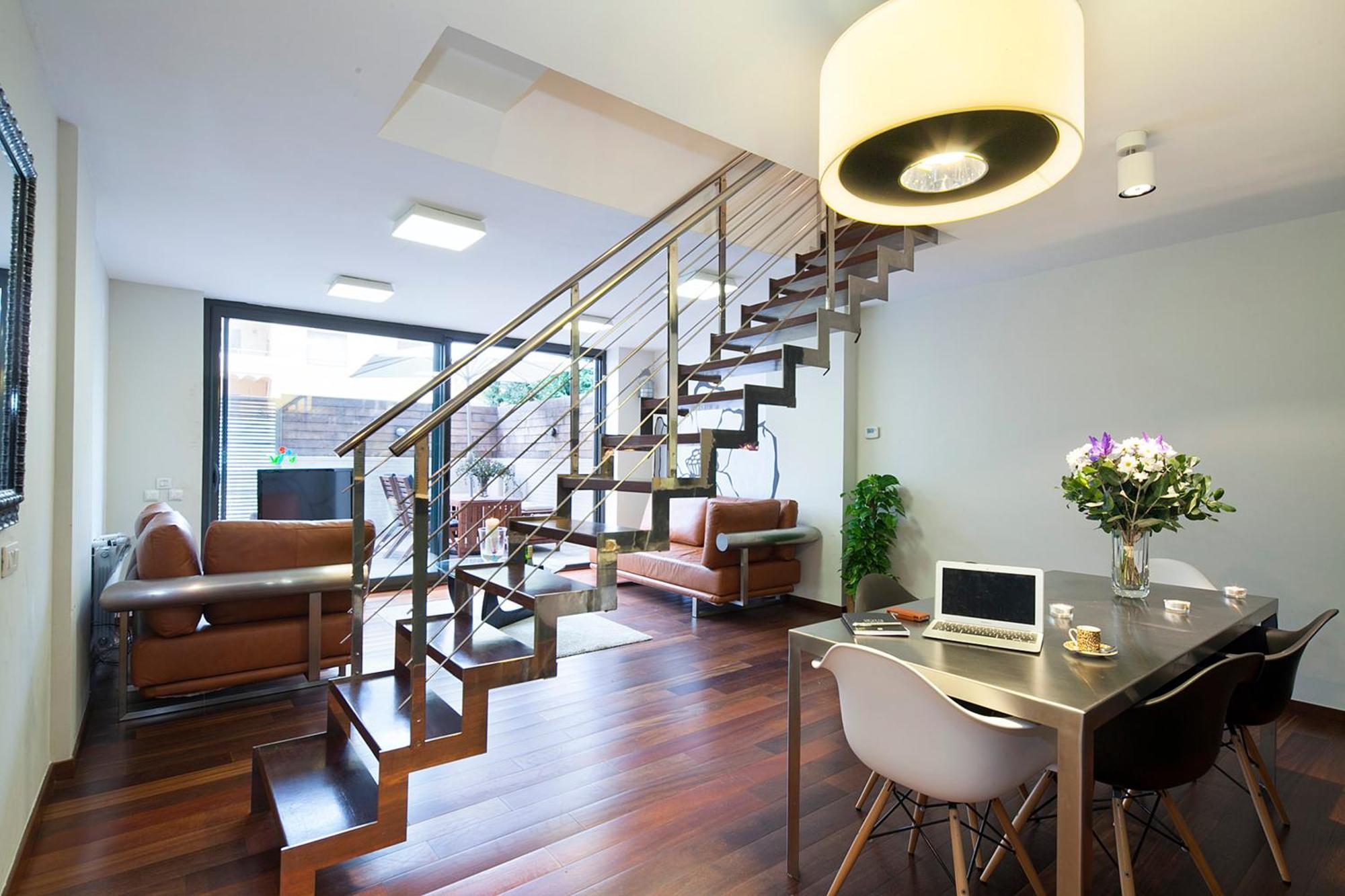 My Space Emirates - Splendid Apartment With Terrace And Pool Near Park Gueell 바르셀로나 객실 사진